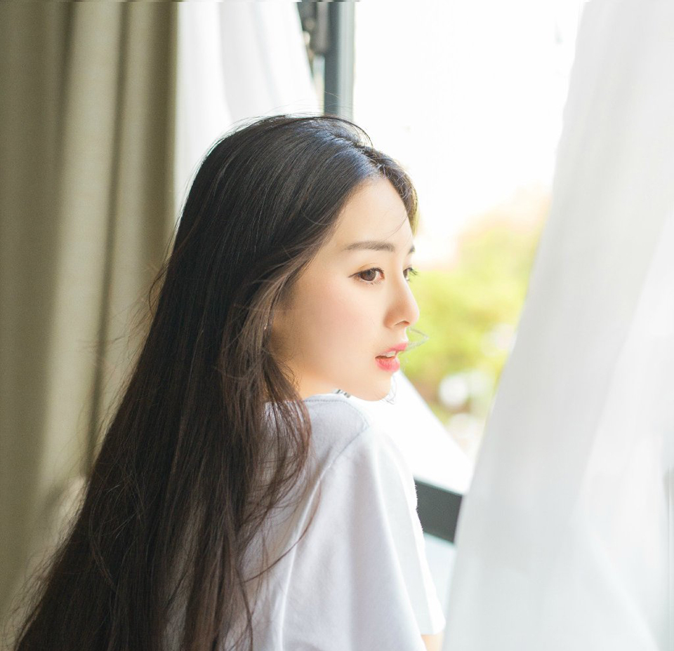 给自己时间，不要焦急，一步一步来，一日一日过，请相信生命的韧性是惊人的，跟自己向上的心去合作，不要放弃对自己的爱护。——三毛《亲爱的三毛》